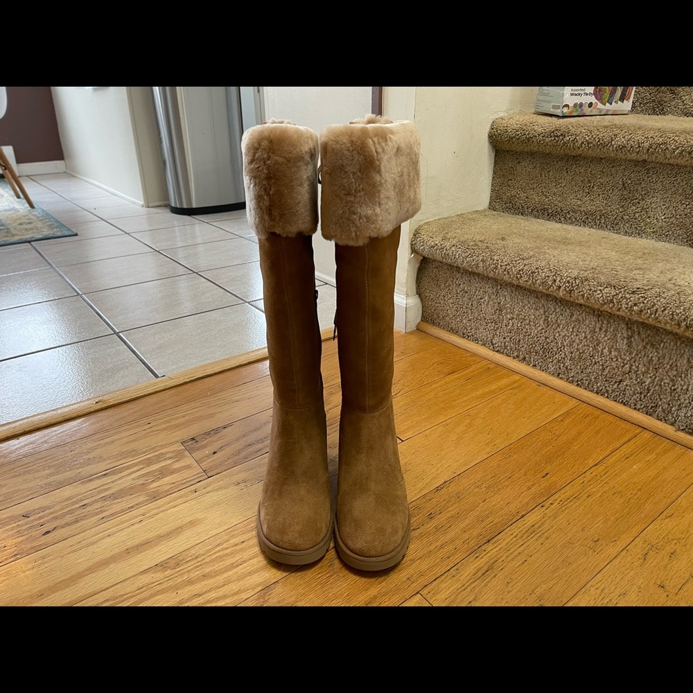 NWT Ugg Classic Femme Over-The-Knee Lace-Up Suede Boots Size 6.5 in Chestnut